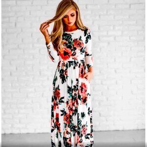 Beautiful Floral JessaKae Maxi Dress Size M